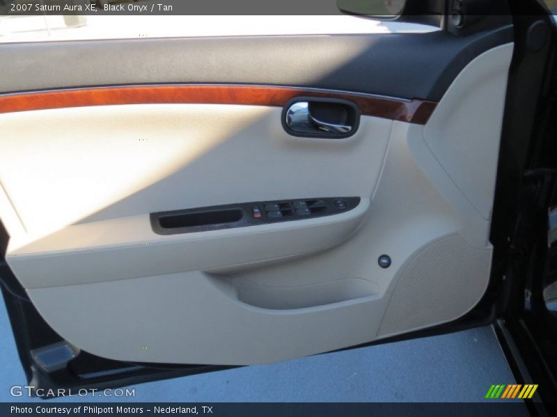 Black Onyx / Tan 2007 Saturn Aura XE