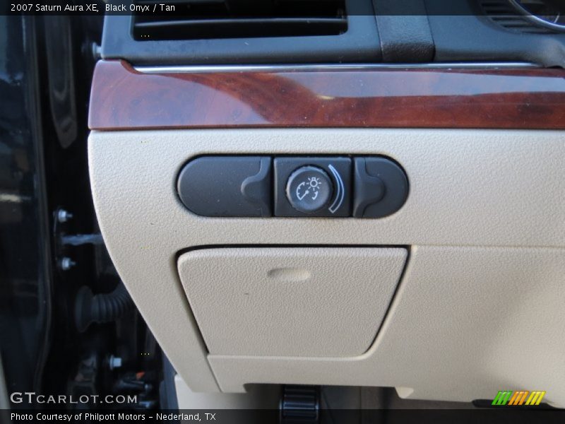 Black Onyx / Tan 2007 Saturn Aura XE