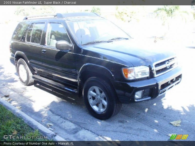 Super Black / Charcoal 2003 Nissan Pathfinder LE