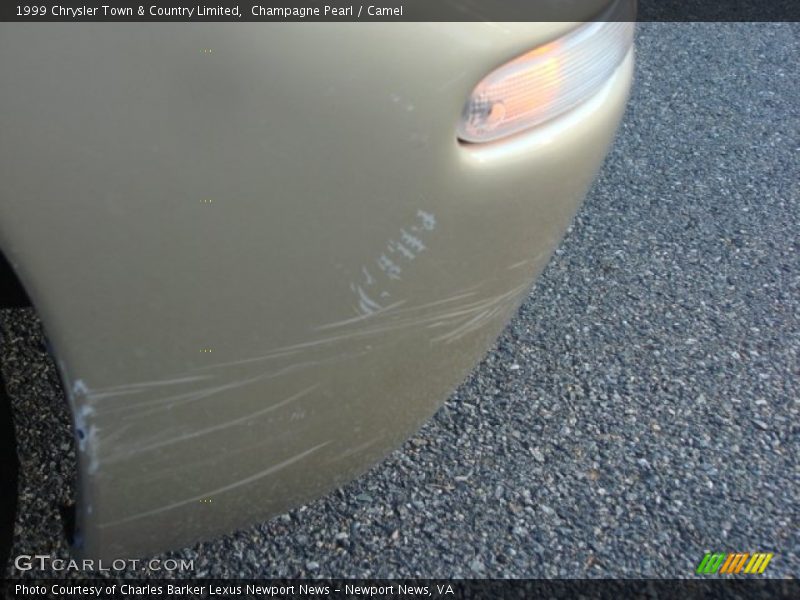Champagne Pearl / Camel 1999 Chrysler Town & Country Limited