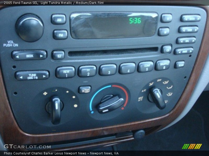 Light Tundra Metallic / Medium/Dark Flint 2005 Ford Taurus SEL