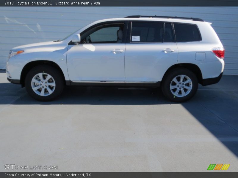 Blizzard White Pearl / Ash 2013 Toyota Highlander SE