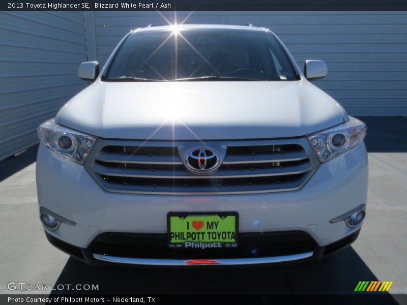 Blizzard White Pearl / Ash 2013 Toyota Highlander SE