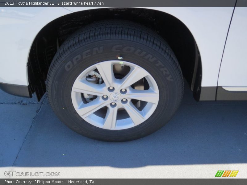 Blizzard White Pearl / Ash 2013 Toyota Highlander SE