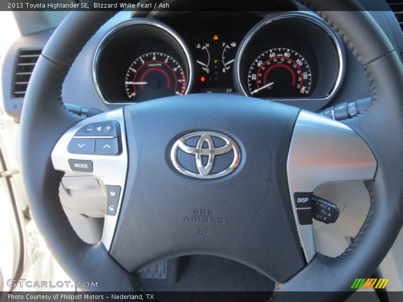 Blizzard White Pearl / Ash 2013 Toyota Highlander SE