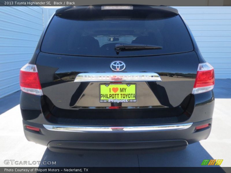Black / Black 2013 Toyota Highlander SE