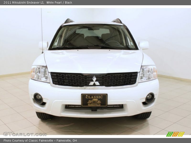 White Pearl / Black 2011 Mitsubishi Endeavor LS