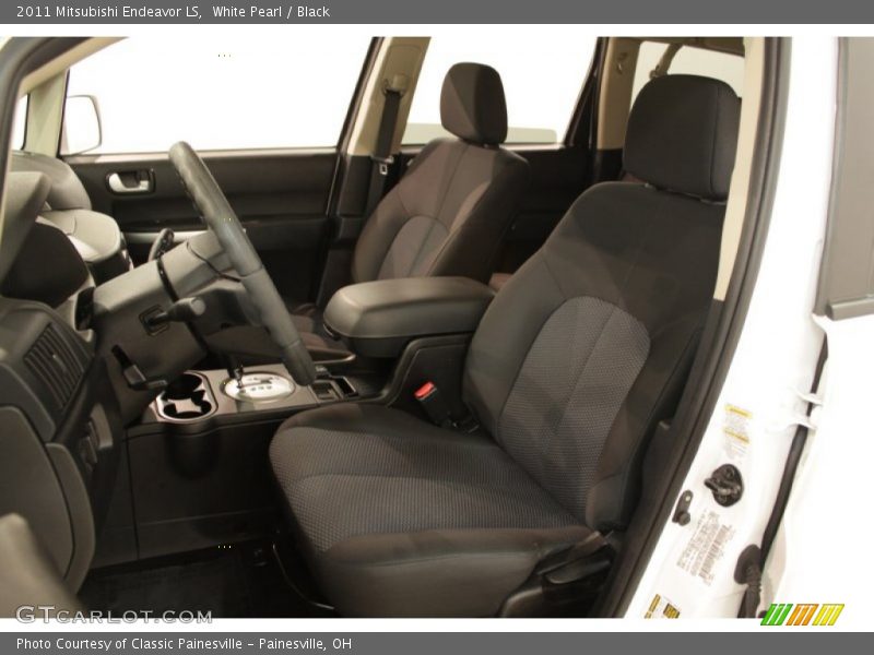 White Pearl / Black 2011 Mitsubishi Endeavor LS