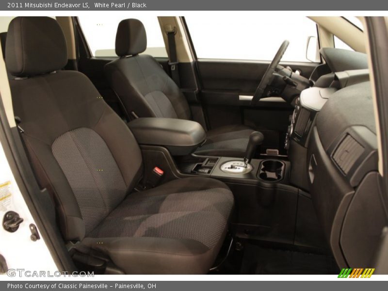 White Pearl / Black 2011 Mitsubishi Endeavor LS