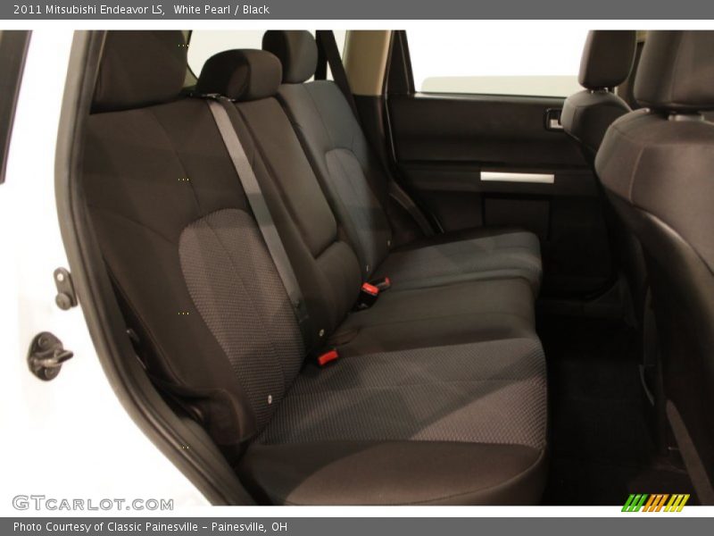White Pearl / Black 2011 Mitsubishi Endeavor LS