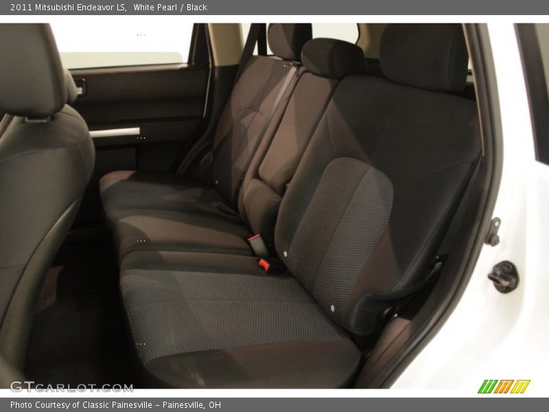 White Pearl / Black 2011 Mitsubishi Endeavor LS