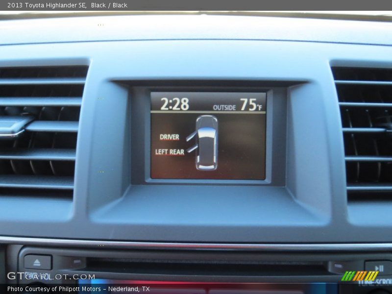 Black / Black 2013 Toyota Highlander SE