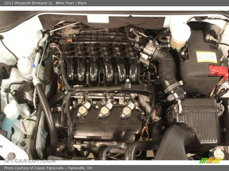 White Pearl / Black 2011 Mitsubishi Endeavor LS
