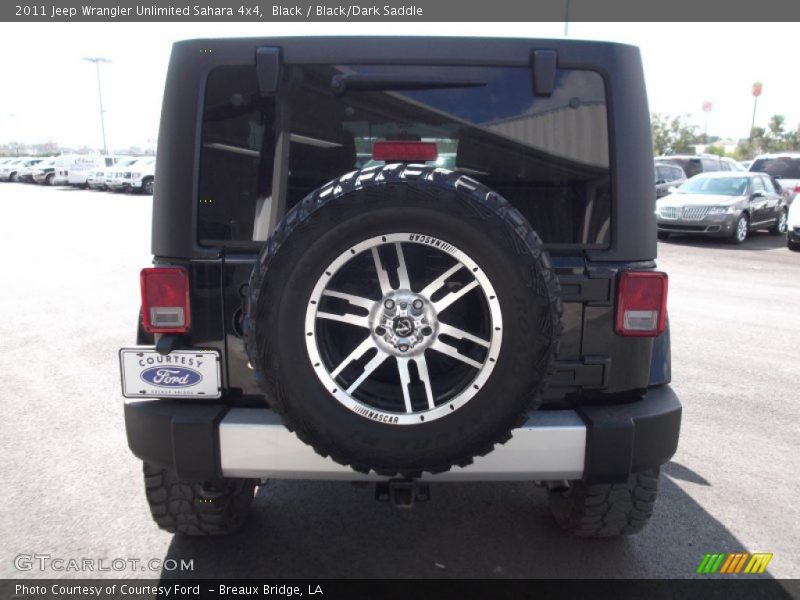 Black / Black/Dark Saddle 2011 Jeep Wrangler Unlimited Sahara 4x4