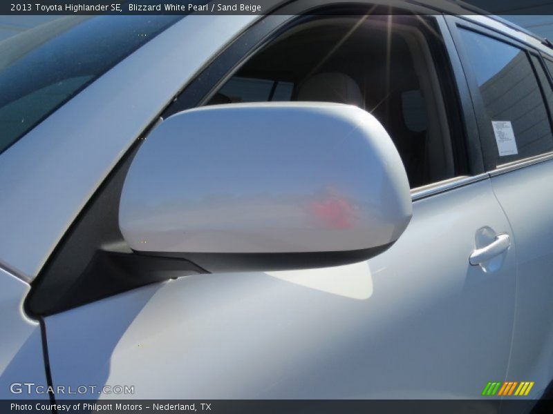 Blizzard White Pearl / Sand Beige 2013 Toyota Highlander SE