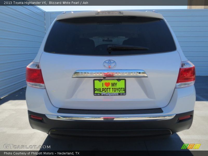 Blizzard White Pearl / Ash 2013 Toyota Highlander V6