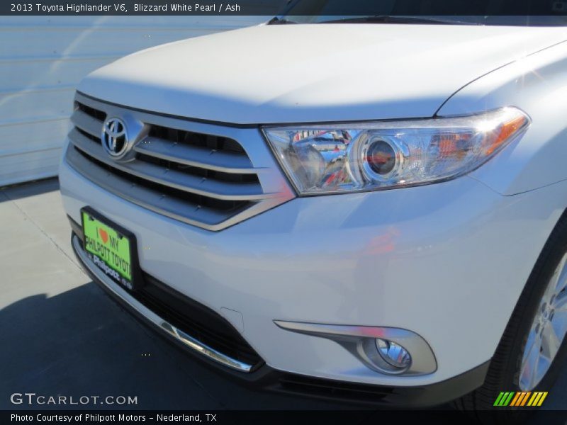 Blizzard White Pearl / Ash 2013 Toyota Highlander V6