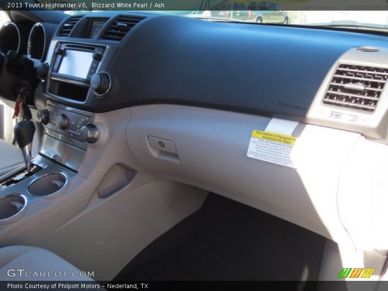 Blizzard White Pearl / Ash 2013 Toyota Highlander V6