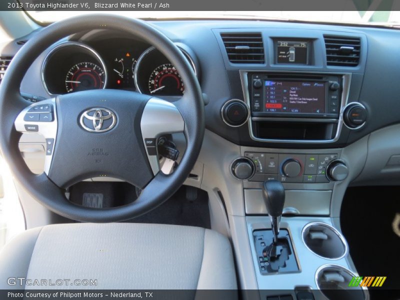 Blizzard White Pearl / Ash 2013 Toyota Highlander V6