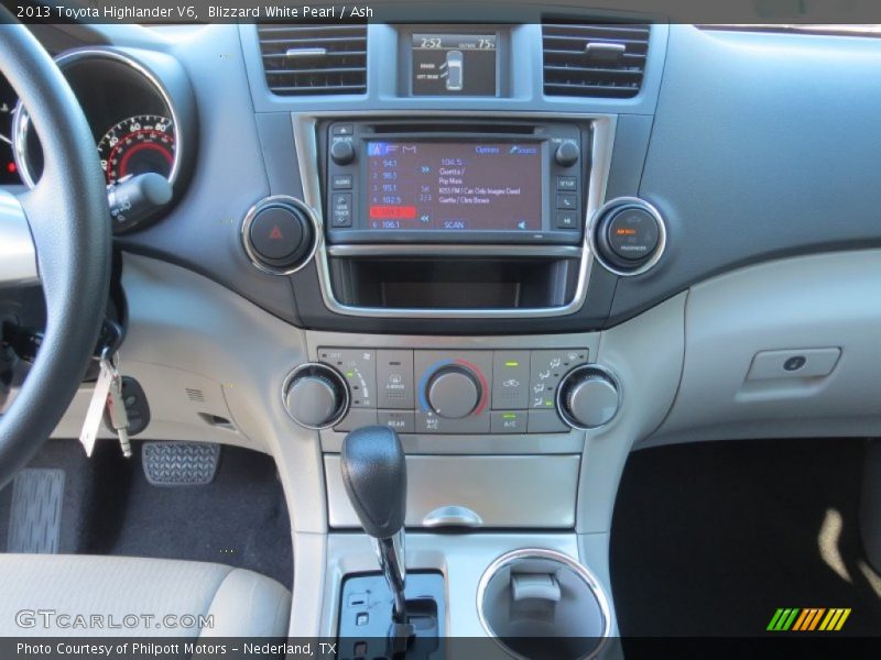 Dashboard of 2013 Highlander V6