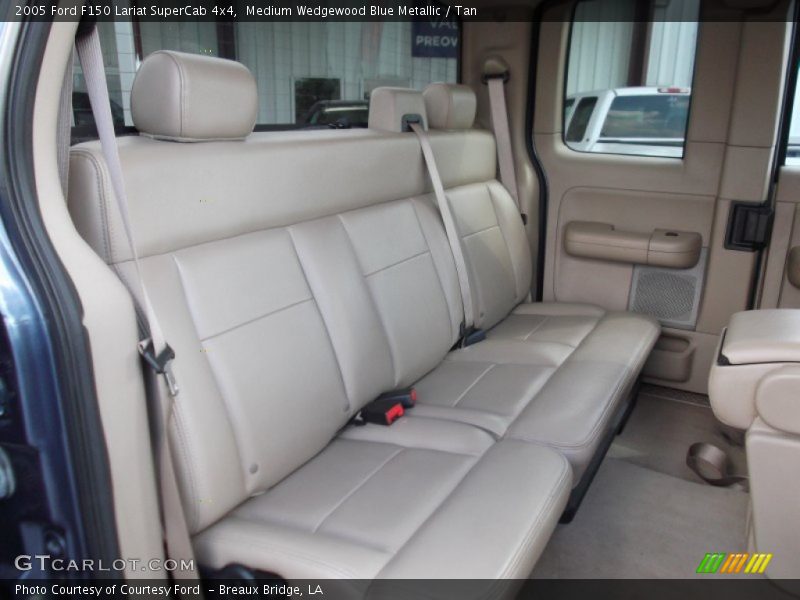 Medium Wedgewood Blue Metallic / Tan 2005 Ford F150 Lariat SuperCab 4x4