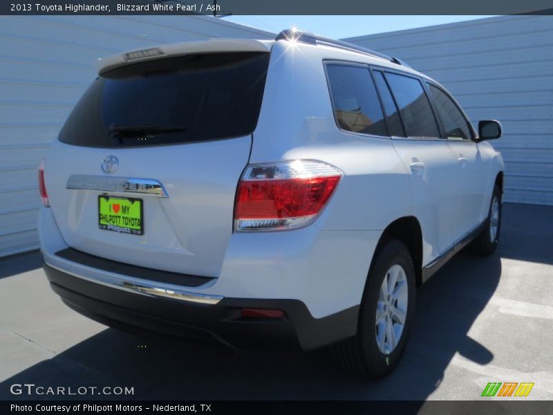 Blizzard White Pearl / Ash 2013 Toyota Highlander