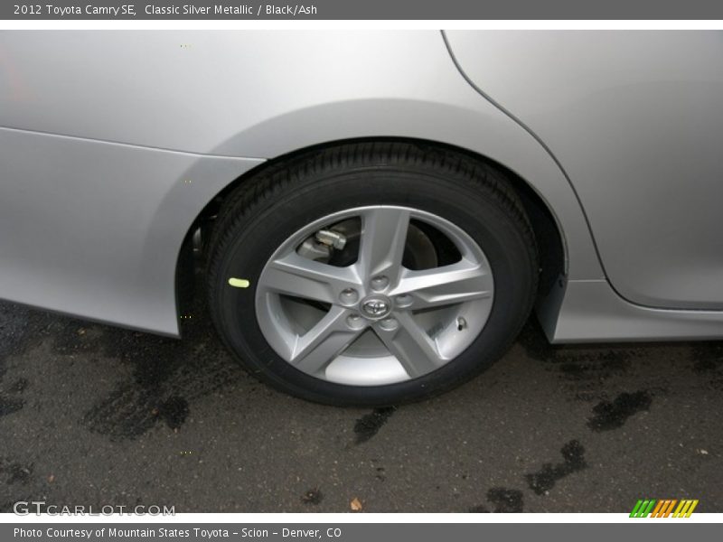 Classic Silver Metallic / Black/Ash 2012 Toyota Camry SE