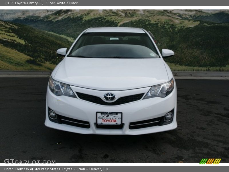 Super White / Black 2012 Toyota Camry SE