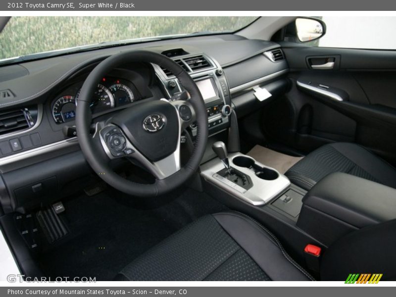 Super White / Black 2012 Toyota Camry SE