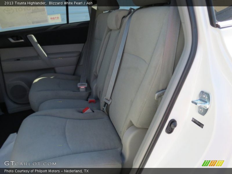 Blizzard White Pearl / Ash 2013 Toyota Highlander
