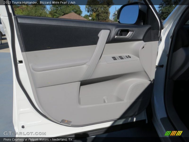 Blizzard White Pearl / Ash 2013 Toyota Highlander