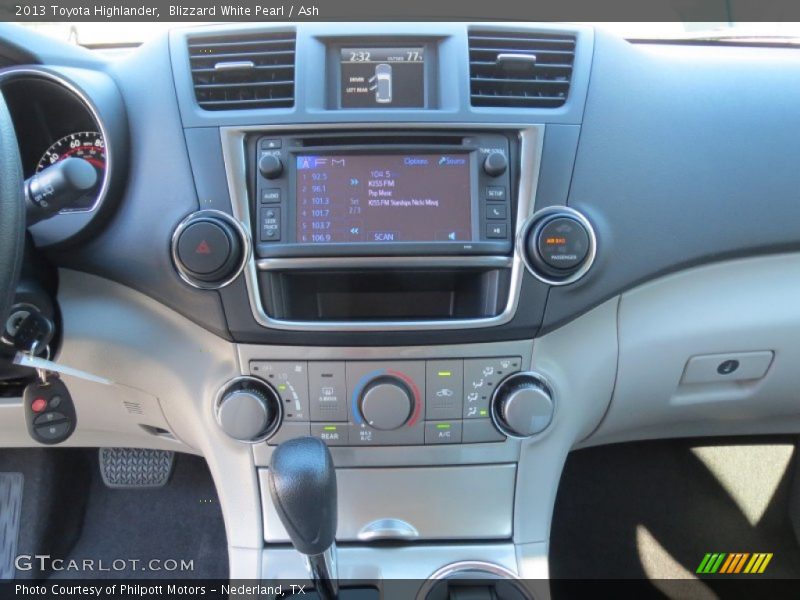 Blizzard White Pearl / Ash 2013 Toyota Highlander