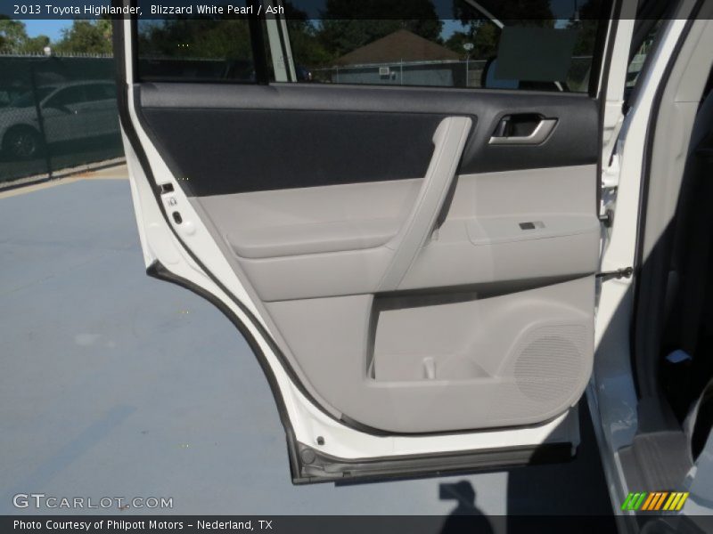 Blizzard White Pearl / Ash 2013 Toyota Highlander