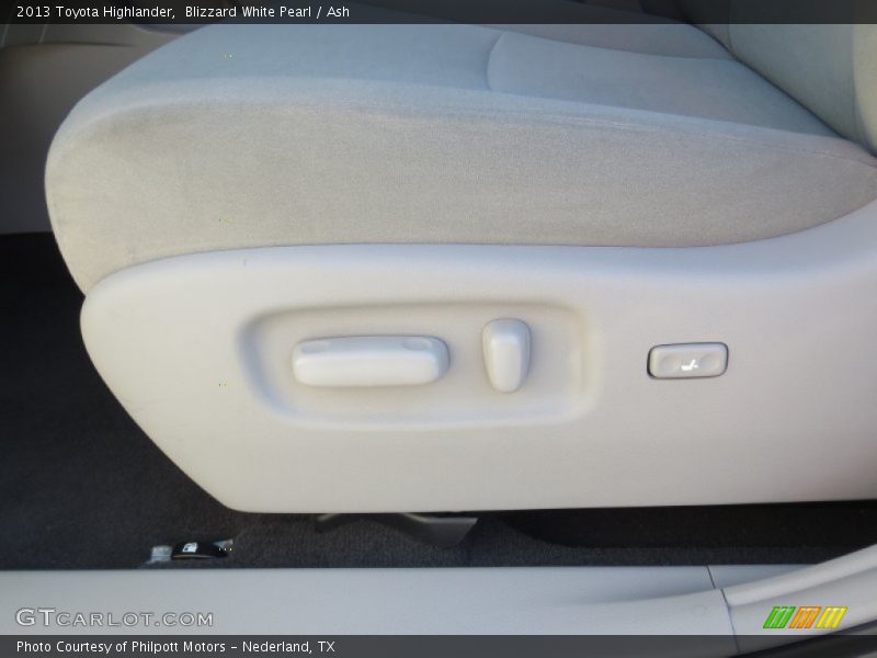 Blizzard White Pearl / Ash 2013 Toyota Highlander
