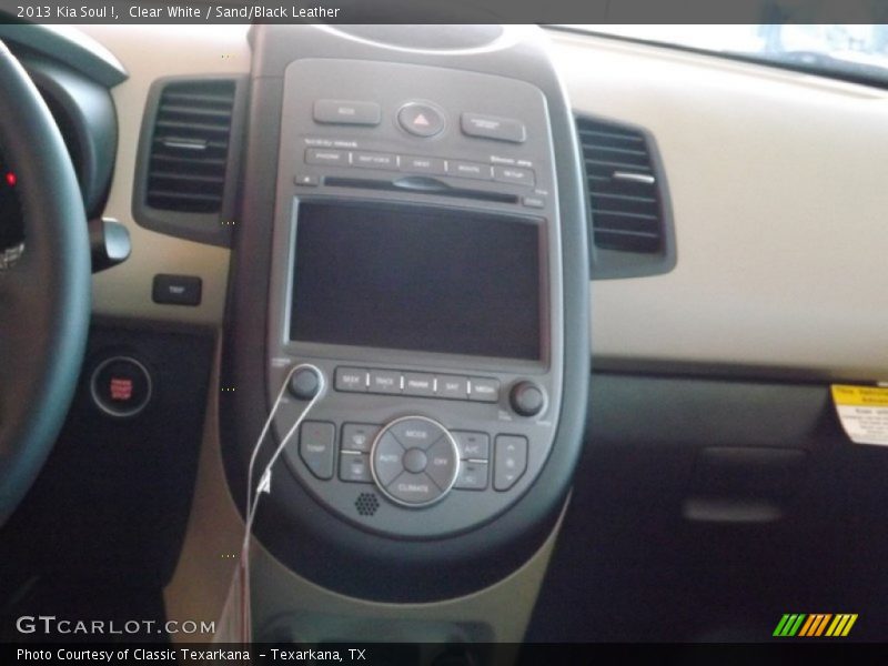 Clear White / Sand/Black Leather 2013 Kia Soul !