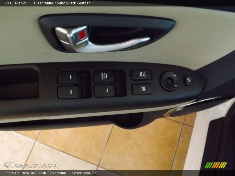 Clear White / Sand/Black Leather 2013 Kia Soul !