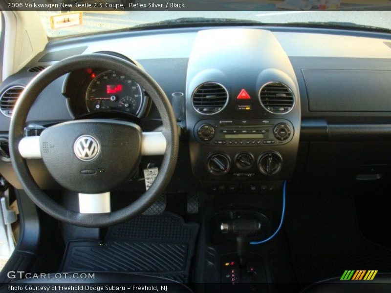 Reflex Silver / Black 2006 Volkswagen New Beetle 2.5 Coupe