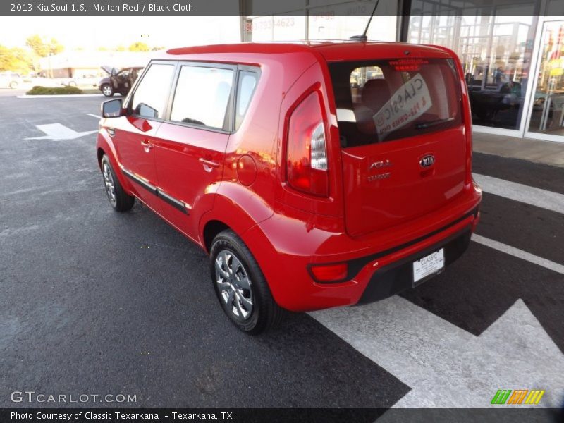 Molten Red / Black Cloth 2013 Kia Soul 1.6