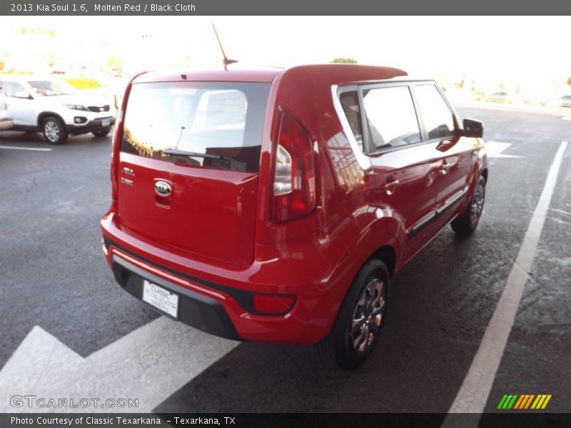 Molten Red / Black Cloth 2013 Kia Soul 1.6