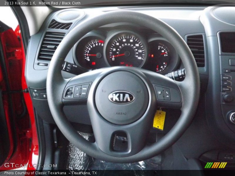 Molten Red / Black Cloth 2013 Kia Soul 1.6