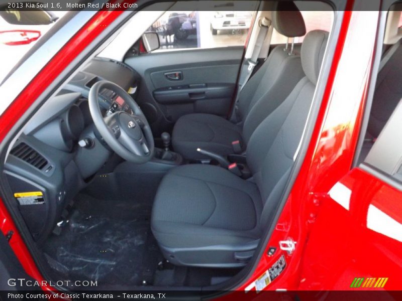 Molten Red / Black Cloth 2013 Kia Soul 1.6