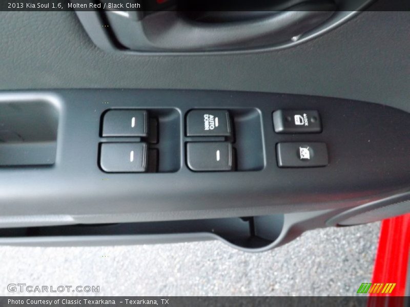 Molten Red / Black Cloth 2013 Kia Soul 1.6