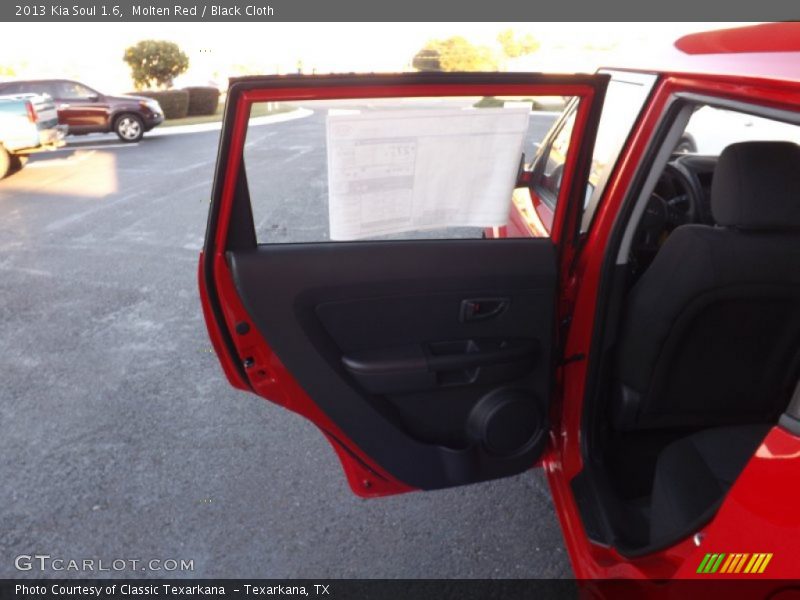 Molten Red / Black Cloth 2013 Kia Soul 1.6