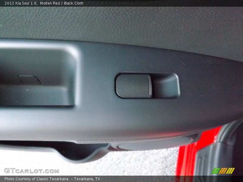 Molten Red / Black Cloth 2013 Kia Soul 1.6