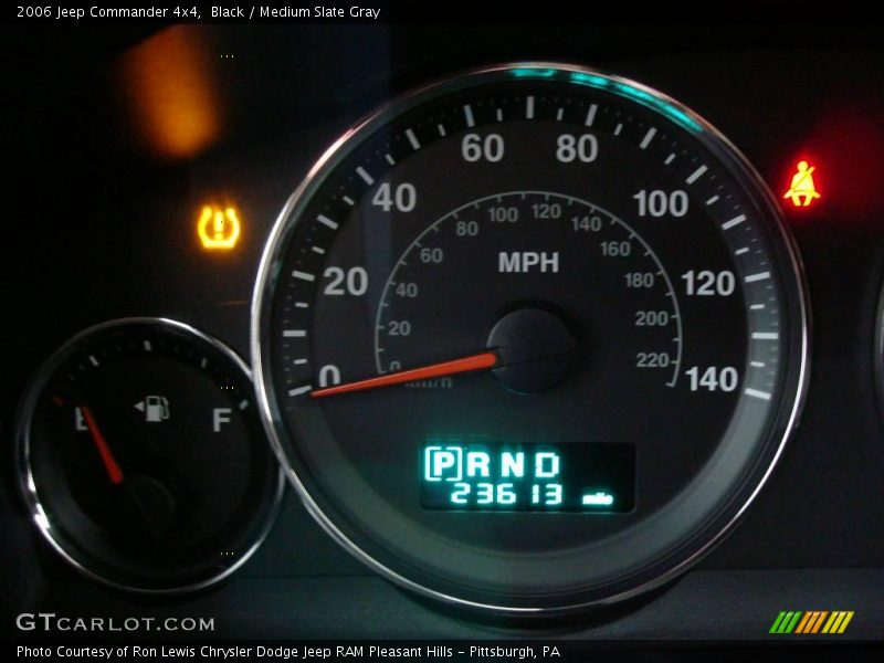 Black / Medium Slate Gray 2006 Jeep Commander 4x4