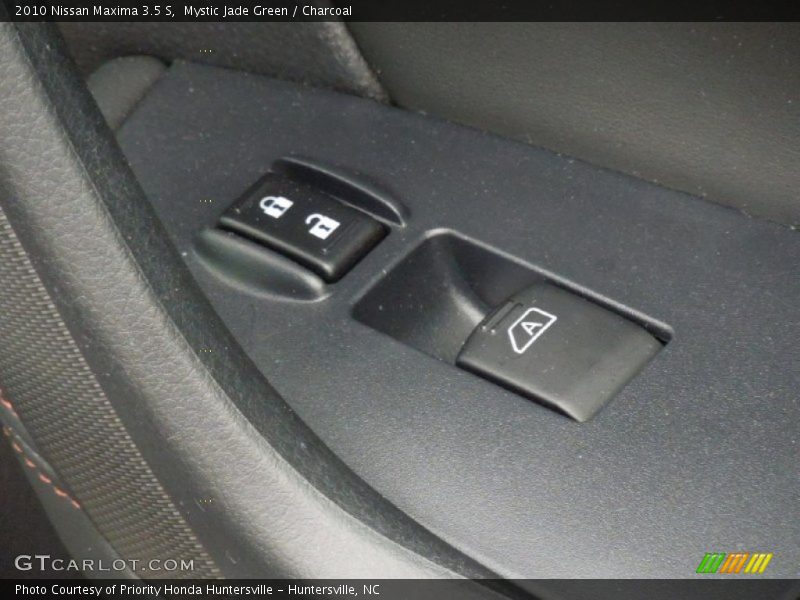 Mystic Jade Green / Charcoal 2010 Nissan Maxima 3.5 S