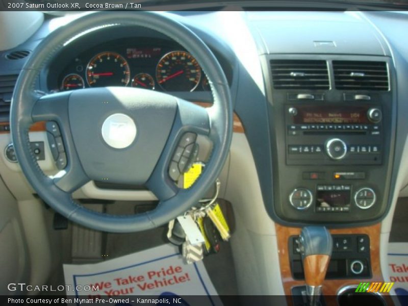 Cocoa Brown / Tan 2007 Saturn Outlook XR