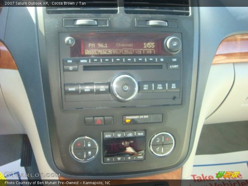 Cocoa Brown / Tan 2007 Saturn Outlook XR