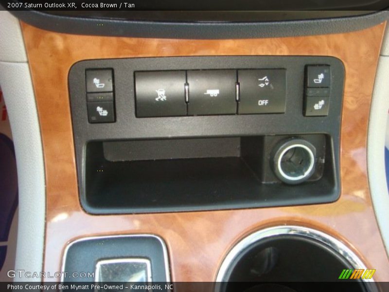 Cocoa Brown / Tan 2007 Saturn Outlook XR
