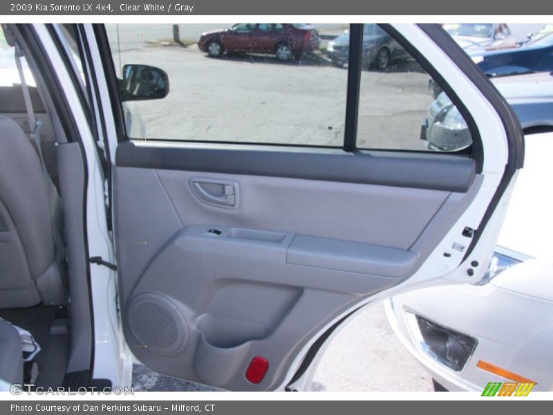 Clear White / Gray 2009 Kia Sorento LX 4x4